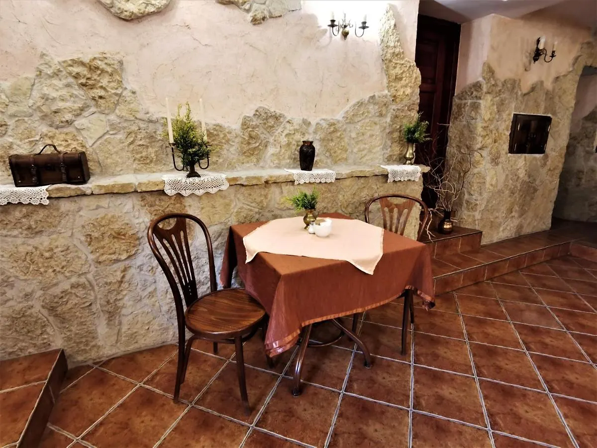 Dom Pod Tujami Bed & Breakfast Krakow